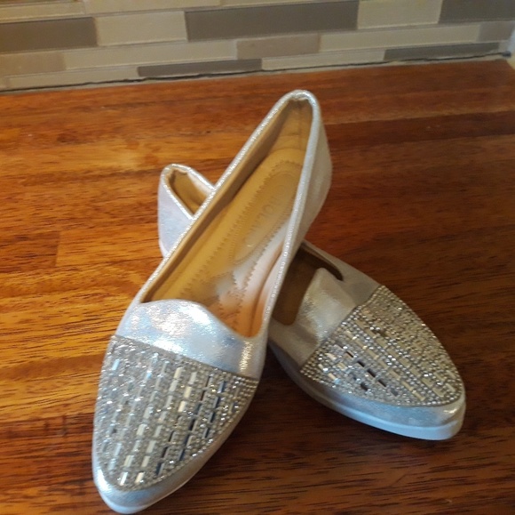 Shoes - Picture 1 of 4